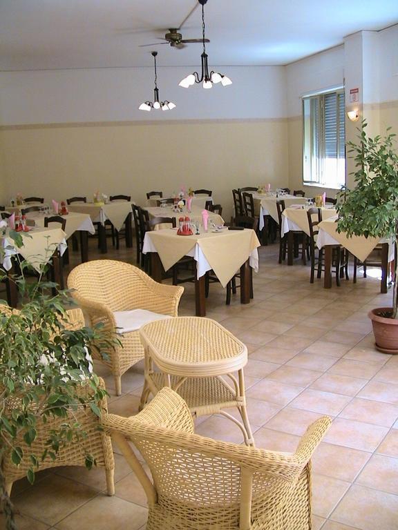 Albergo Il Terrazzino Vibo Valentia Marina Exteriör bild