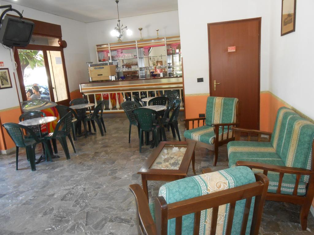 Albergo Il Terrazzino Vibo Valentia Marina Exteriör bild