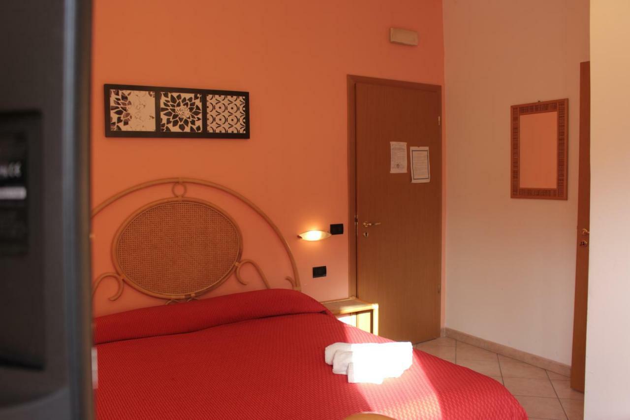 Albergo Il Terrazzino Vibo Valentia Marina Exteriör bild